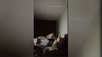 52探花高价约了一个小姐姐超级开放偷拍视角