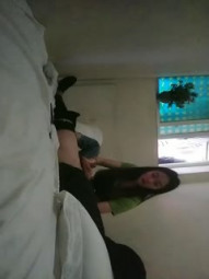 瞎几把探花小哥找了个漂亮的小姐姐玩打飞机，颜值不错撸得小哥很酸爽，扒了奶罩玩她的骚奶子